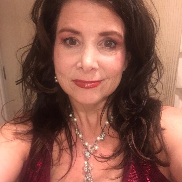 Meet your Posher, Carrie - Picture 1 of 1